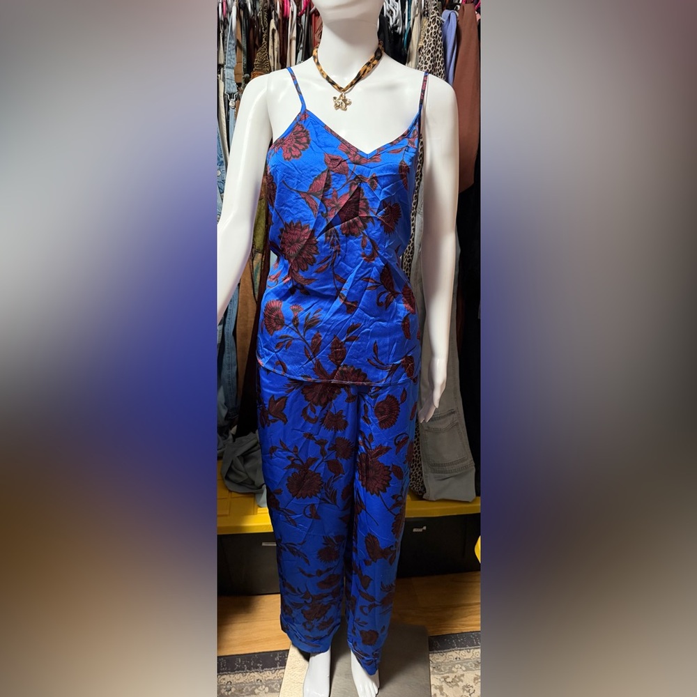 Anne Taylor, luxury blue and burgundy floral pajama set